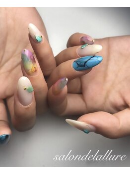 サロンドラリュール(Salon de L'Allure)/