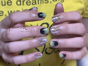 ツイン(twin.)/ニュアンスフリーデザイン