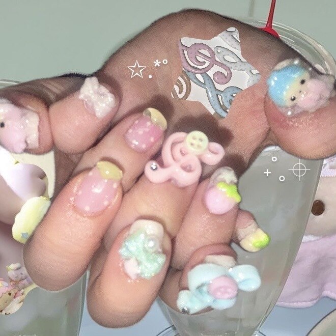 【Hand】アート＆パーツ付け放題≪韓国/ワンホン/３D/ゴテゴテ≫　90分