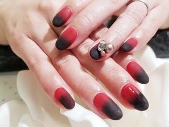 キープ ネイルサロン(KEEP)/赤と黒のグラデーション