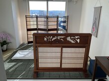 島村整体/手前にも衝立があります