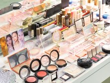 ナビ(NAVI)/沢山のメイク道具をご用意