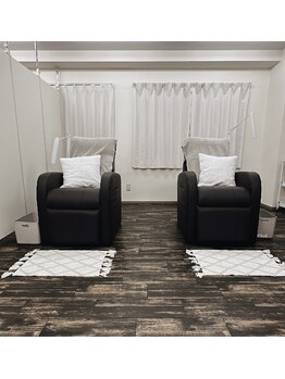 ネフェル(nefer)/全席リクライニングチェア