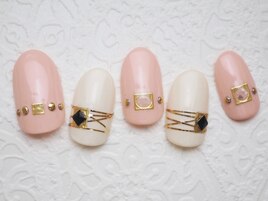 【ピンクスタッズネイル】