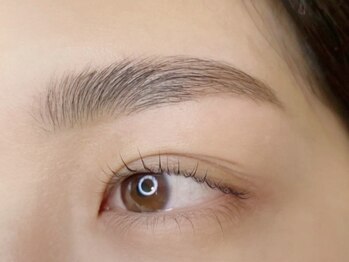 アン(un)/ハリウッドブロウリフト