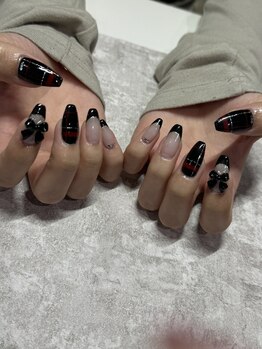 ガーリーチェックネイル