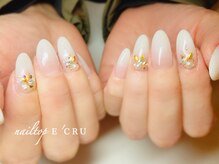 ネイルトップエクル(nail top E CRU)/ホワイトグラデーション