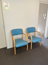 トリフィット(TRIFIT)/２階　待合椅子