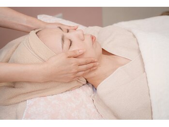 メグサロン(megu salon)/見た目マイナス８歳肌に！