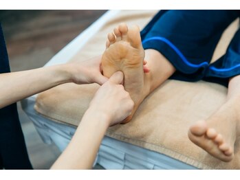 自由が丘マッサージ 練馬店の写真/お好みに合わせた強さで足裏刺激！イタ気持ちいい感覚が癖になるかも！内臓も刺激されて代謝アップ！
