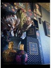 ブラックボックス(BLACK BOX)/サロンの不気味かわいいモノ