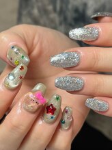 ウズ(UZU)/キラキラネイル