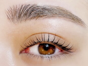 アイラッシュ バイ コンベックス(EYELASH by convex)の写真/[駅徒歩3分/個室空間★]ダメージレス×モチの良さが叶う！【まつげパーマ￥5280】束感コーティング仕上げ◎