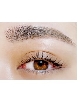 ナチュラル上品な目元にしたい