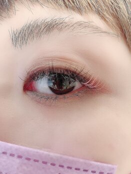 アヤネイルズ アンド アイラッシュ(AYA NAILZ.&Eyelash)/ナチュラルポイントカラーエク