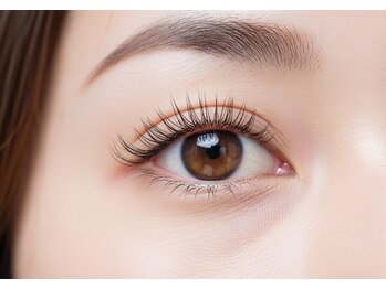 アイラッシュコア 新城店の写真/上質なフラットラッシュエクステで自まつ毛級の自然な質感と仕上がりに【フラットラッシュ80本】