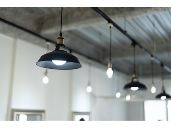 クレヴィア(crevia)の写真/ネイルとアイ共にお子様連れOKで安心。大人可愛いデザインで輝く私へ★◎