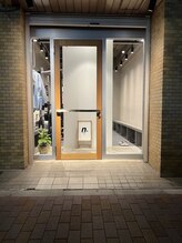 エヌプラスボディワークス(n+body works)/入口正面