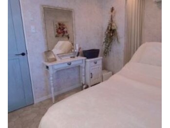 リンク(Rink)の写真/完全個室のプライベート空間でゆったり寛ぎながら理想のお目元に*極上の自分時間をお過ごしください♪