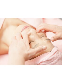 ホウレイ線・たるみ改善！予防ケア