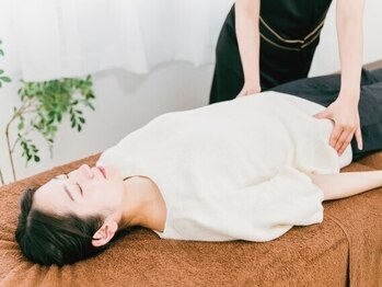 ヴィシャイン(vi shine)の写真/【バスト悩みは姿勢から整える♪】年齢や出産で変化したバストは、姿勢や骨盤のゆがみが原因かも？