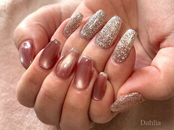 ダリア(Dahlia)/マグネットネイル