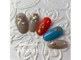 ターコイズを使ったシェルネイル