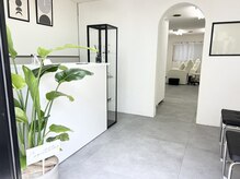 パラグラフ 橋本店(paragraph)の雰囲気（シックで落ち着いた店内3席のみなのでゆったりお寛ぎください♪）