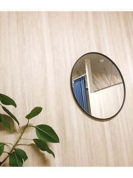 くまがい整体院 若松店/新しいインテリア