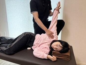 メゾン ワタナベ(Maison Watanabe)の写真/首・肩の疲労感や、全身のコリを根本改善！ヘッドスパをプラスすると、頭や目のツボもしっかりほぐれます♪