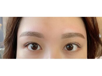 ダフネ(DAFNE)/アーチ眉とまつ毛パーマ