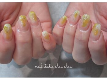 ネイルアンドアイラッシュスタジオ シュシュ(chouchou)/ミモザカラーでニュアンス