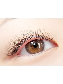 ナチュラル上品な目元にしたい