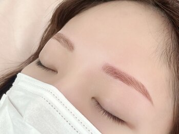 エンヴィバイコスメーア(Envy by Cosmea)/眉Wax×カラーでナチュふわ眉に