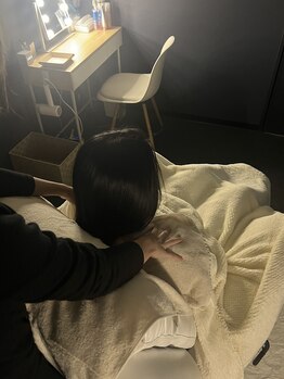 スヤ(SUYA)/施術の流れ 10.肩・首