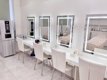 シーボン 橋本店の雰囲気（メイクブースもご用意。お出かけ前にもお立ち寄りいただけます！）