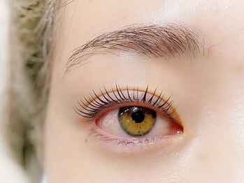 アイリー 町田店(Irie)の写真/メイク時短♪透明感溢れる目元に*選べるデザイン似合わせまつげパーマ＜立上げ/束感/韓国風/横長流し目風＞