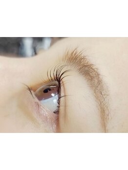 ナチュラル上品な目元にしたい