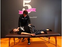ファイブパーソナル(5 Personal)/トレーニング前にストレッチ♪