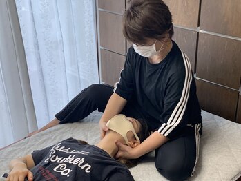 西川総合心整体 リラハ(LiLaHa)の写真/お顔の歪みを諦めてしまってませんか？お顔の不調改善はりらはの小顔矯正で♪貴方の理想の小顔に