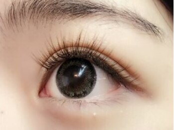 グランドライン アイラッシュ(GRAND LINE)の写真/繊細な技術でモチも抜群◎大満足の可愛いぱっちり目元に♪ナチュラルな自まつげ派さんにもオススメです！