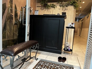 ア ニュームーン 京都烏丸店(a New Moon)/