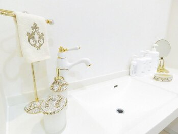 サロン ド ユウ(salon de Y)/乙女心くすぐる清潔溢れる洗面台