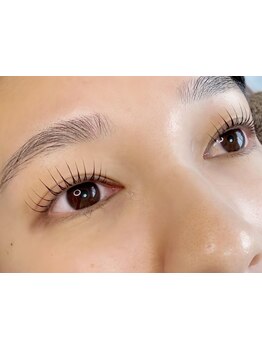 ナチュラル上品な目元にしたい