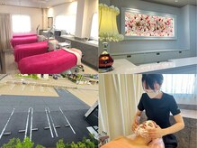 明るく清潔感ある店内/停めやすく広い駐車場