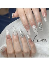 オーラネイル(Aura Nail)/大人可愛い白ネイル