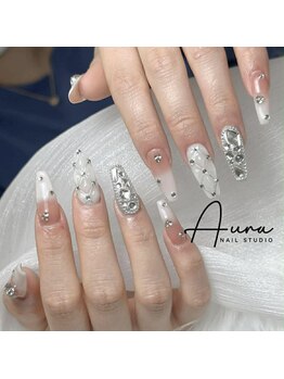 オーラネイル(Aura Nail)/大人可愛い白ネイル