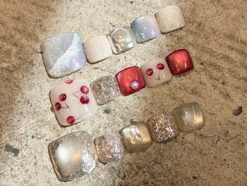 アットーレ 札幌の写真/オトナ可愛い＆足元が華やかに☆1年中人気の"フットネイル"カラー数豊富にご用意◎マグネットもおすすめ！