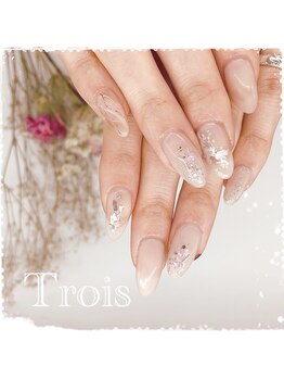トロワ(Trois)/上品ネイル
