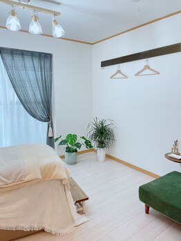 モンステラ(MONSTERA)/内観